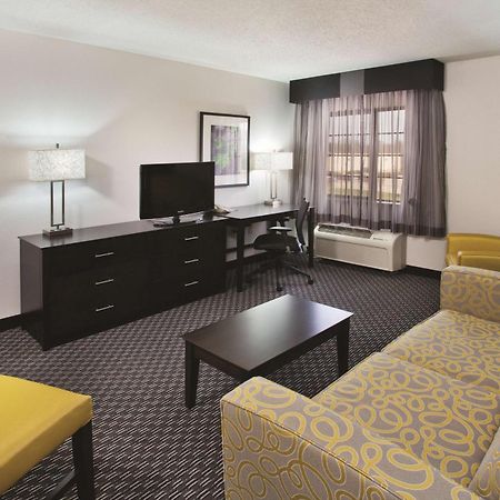 La Quinta By Wyndham Clifton/Rutherford Exterior photo