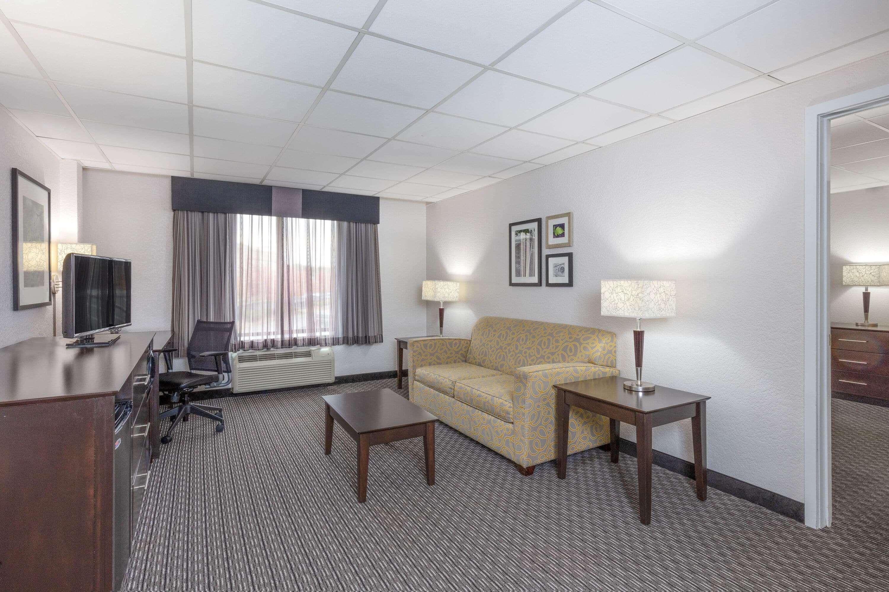 La Quinta By Wyndham Clifton/Rutherford Exterior photo