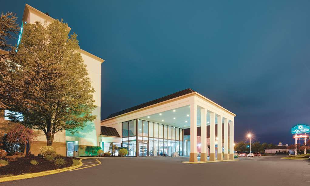 La Quinta By Wyndham Clifton/Rutherford Exterior photo