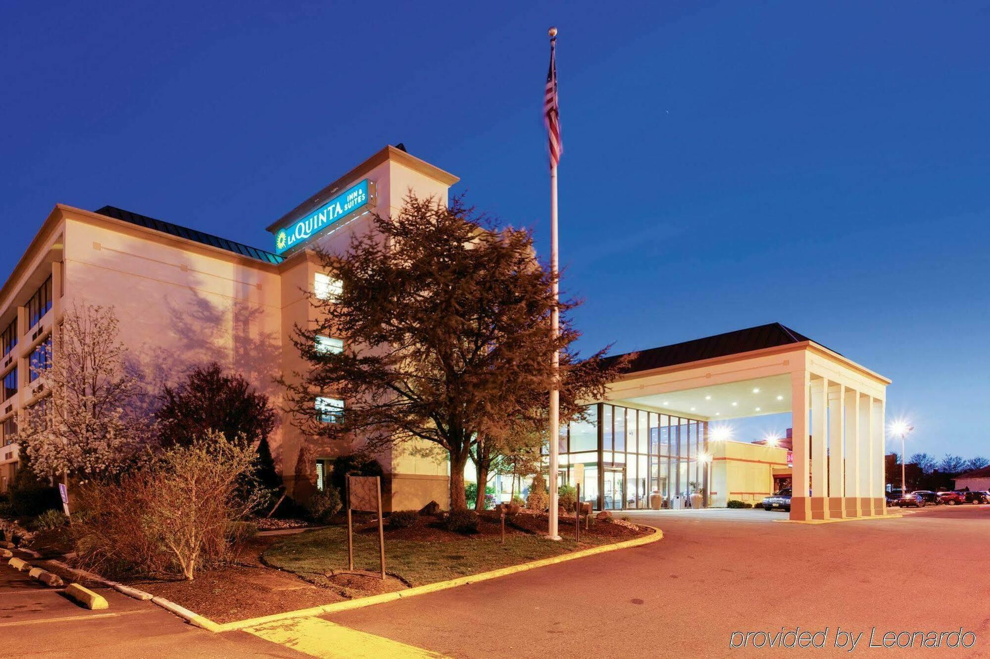 La Quinta By Wyndham Clifton/Rutherford Exterior photo